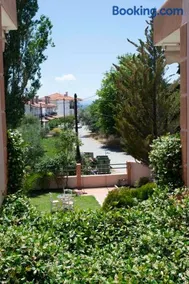 Alexandra Sunshine Apartments - Image 1
