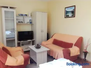 Dora Apartment - Image 2