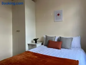 Bluebird Suites Streatham - Image 3