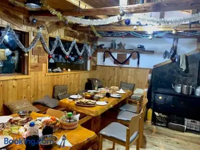 Malka Yurta Hut - Image 3
