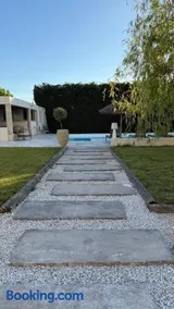 Magnifique villa familiale avec piscine - Image 2