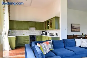 Finest Retreats - Luxury Converted Chapel with Hot Tub & Games Room - Image 4