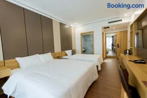Phương Đông Hotel Móng Cái - Image 2