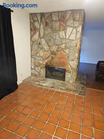 Cozy Quiet Quarters! - Image 4