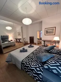 Loft with private parking - Image 5
