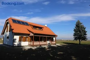 Ezüstfenyő Agroturisztikai Panzió - Image 1