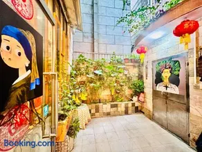 March Garden Next To The Furniture Market - Image 4