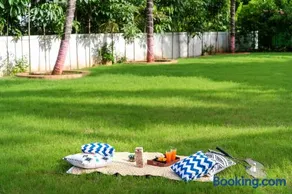 SaffronStays Euphoria Shores - 6BR villa with bar counter, pool & lawns 400m from Kihim Beach in Alibaug - Image 5