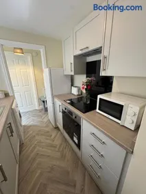 Birks Terrace - 2 Bedroom - Sleeps 4 - Image 3