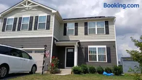 Modern 2-Bedroom 2-Bed Apartment with Private Access Door near I-81 - Image 1