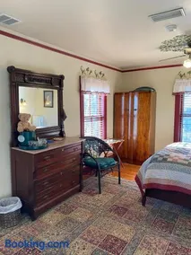 Amherst Inn - Image 5
