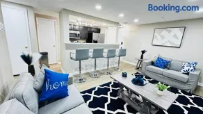 Comfort Escape, rooms in Charlotte with shared common spaces - Image 1