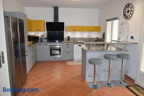 Villa wifi 8 à 10 personnes BBQ piscine situation centrale à Cuges les pins Sainte Baume 2km OK Corral 20km Marseille centre 20km Var - Image 5