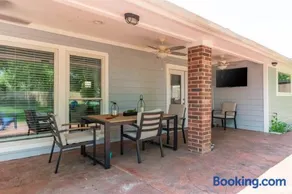 Home in League City, TX with firepit & grill - Image 4