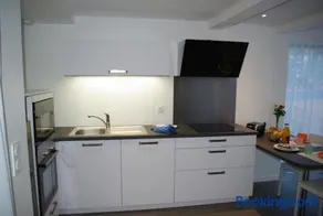 Luxury studio near beaches and shops - Image 3