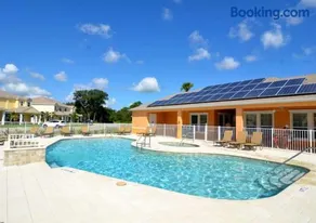 Maison adaptée aux familles avec piscine privée, jacuzzi et barbecue | Vue lac - Image 5