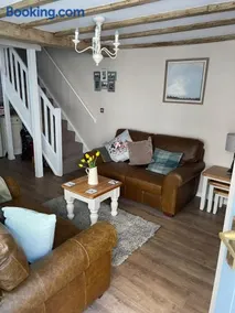 Beautiful Bell Cottage Heart of Bridgnorth Walk Everywhere - Image 1
