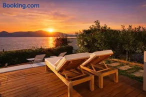 Villa Rika Seaside Villa, Pool, 3 Bedroom Near Promenade - Image 2