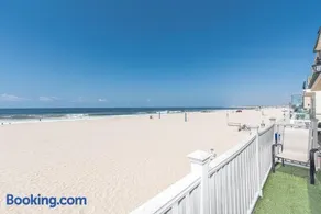 Elegant 6Br Oceanfront W Rooftop Deck And Stunning Views By Beachview Rentals - Image 4