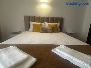 João Paulo II Apartment, By Home Match - Image 1