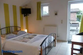 Au Rond Chene - Image 3