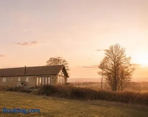 The Cotswold Barn nr Moreton in Marsh - Image 5