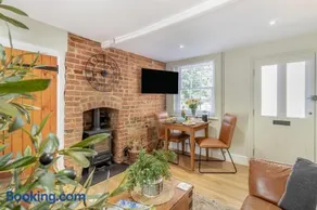 Dolly Cottage - Image 3