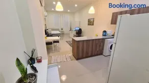 Spacious studio in New Souq Haraj, Doha - Image 2