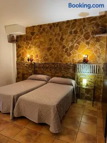 Hostal Todolella - Image 2