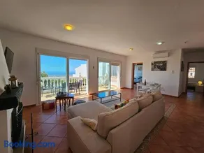 Villa with pool in the center of Mijas pueblo - Image 4