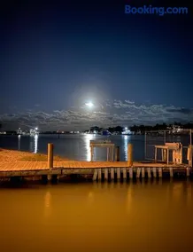Mermaid Oasis Stuart Whole House 2 bed 2 Bath & extra Bonus Room- Fenced in Yard with Boat Parking - Image 4