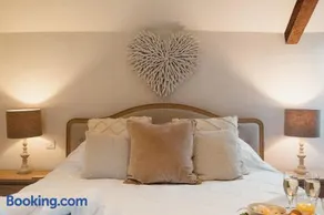 Rose End Cottage, a Luxury Getaway - Image 3