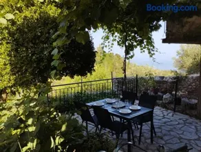 Kerkis Traditional Guesthouse - Image 4