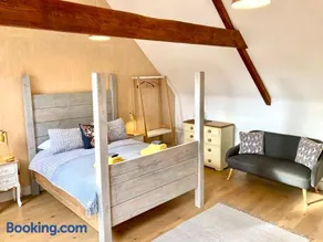 Westbury Cross House Bed & Breakfast - Image 4