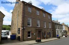 Kings Arms Hotel - Image 1