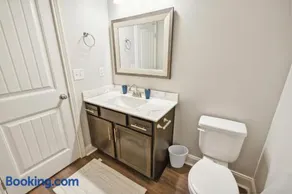 Biltmore Luxury 1513 #2 Townhomes l 2Bd 2 Bth - Image 4