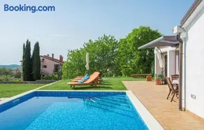 Modern Villa di Rovigno with Pool, Hot Tub and Sea View - Image 4