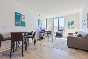 Luxury Apt with Kitchen and Gym - Image 4