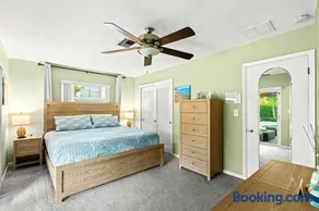 Spa, Pool, Fire Pit, Walk to the Beach! - Image 1