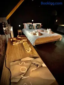 Love Room - Image 3