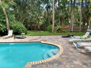 Poolhouse - Image 2