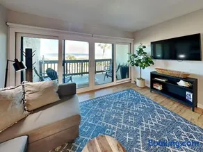Island View - Image 1