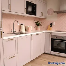Crow's Nest Glandore - 1 - Self Catering - Image 3