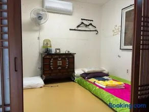 Eugene Hanok Stay - Image 3