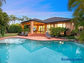 Artistic Retreat - Privacy Pool Patio WFH Perfect - Image 2