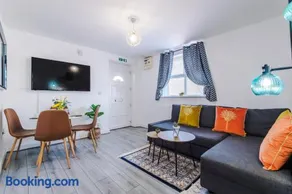 The Davidson Serviced Apartment Coventry - Image 4