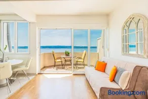 Three Rocks Beach Suite - Image 2