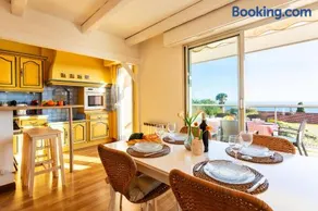 LE JARDIN BLEU AP4388 By Riviera Holiday Homes - Image 1