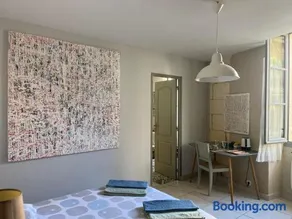 Chambre paisible dans une ancienne bâtisse rénovée - Image 3