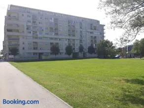 Lux Apartmans - Image 2